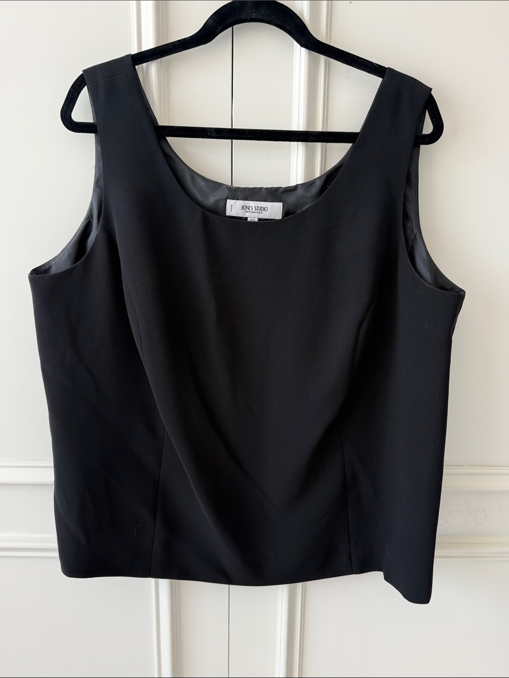 Jones New York Black Scoop Neck Shell Tank
